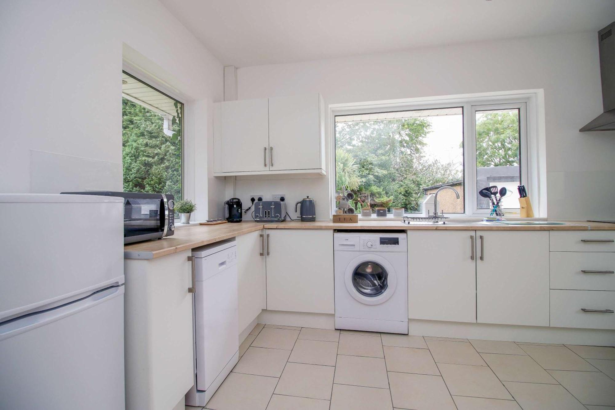 The Lockett Wonderful Large Bungalow Plympton, Plymouth Free Parking By Staystaycations Eksteriør billede